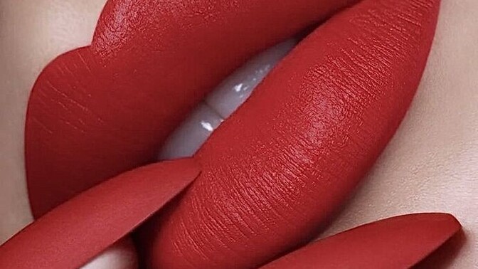 Üst dudağınız kalp şeklinde mi 💄?