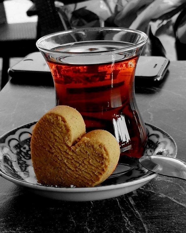 Sohbetlerinizin eşlikçisi daha çok çay mı olur yoksa kahve mi?