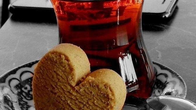 Sohbetlerinizin eşlikçisi daha çok çay mı olur yoksa kahve mi?