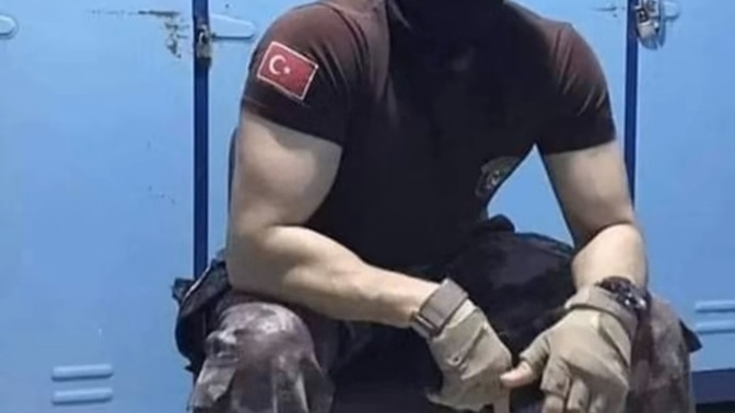 Türk askerimi daha güçlü duruyor kürt çocukmu?