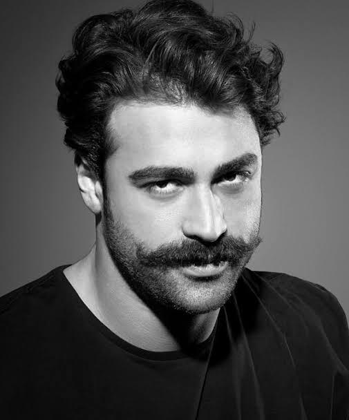 Bıyık erkekliğin şanından mıdır?