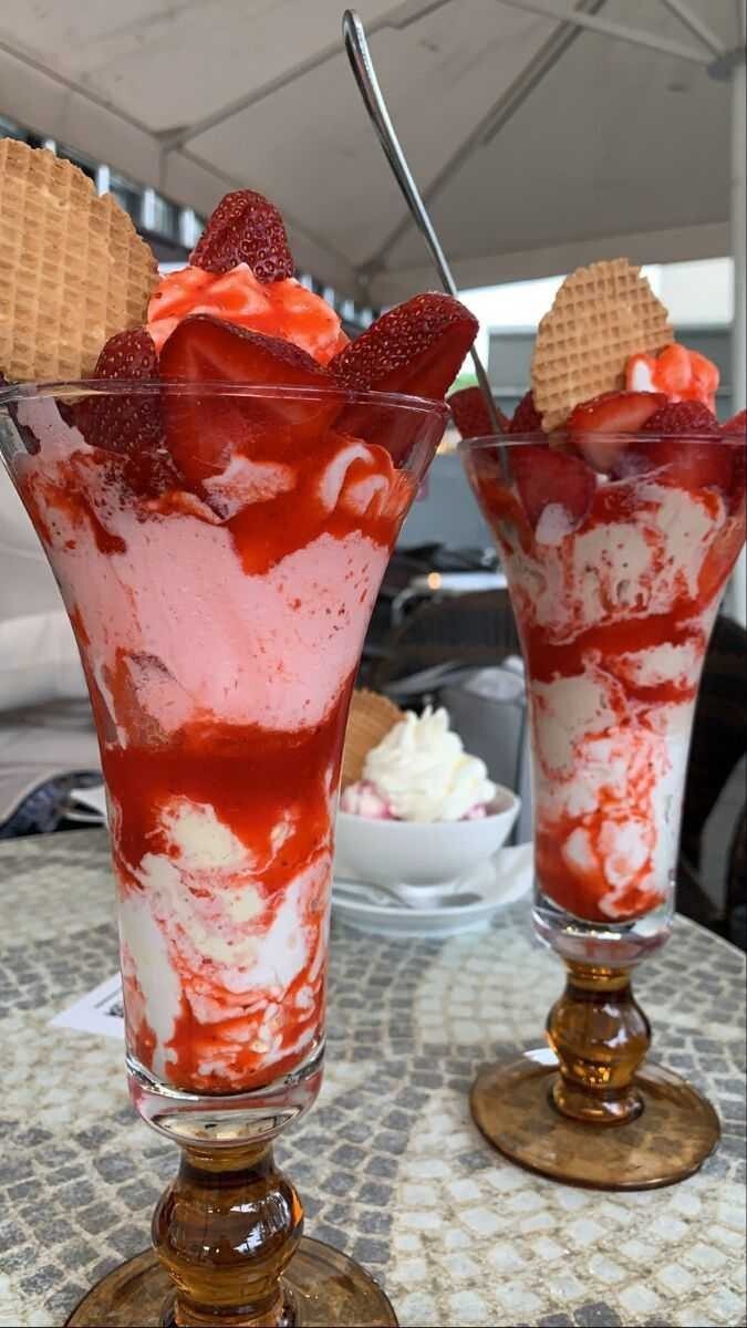 Arkadaşlar, meyveli dondurmaları sever misiniz? En sevdiğiniz meyveli dondurma hangisi?