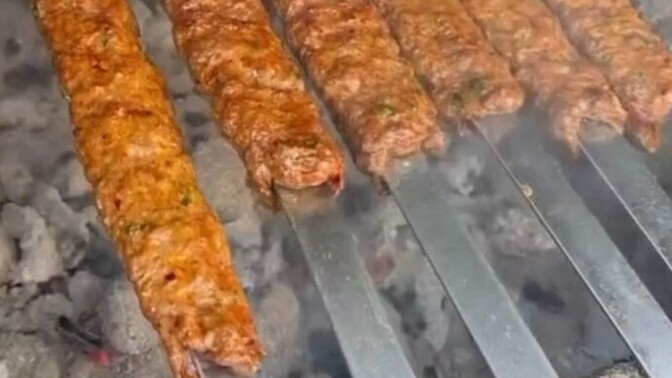 Mangalda Adana şiş severmisin?
