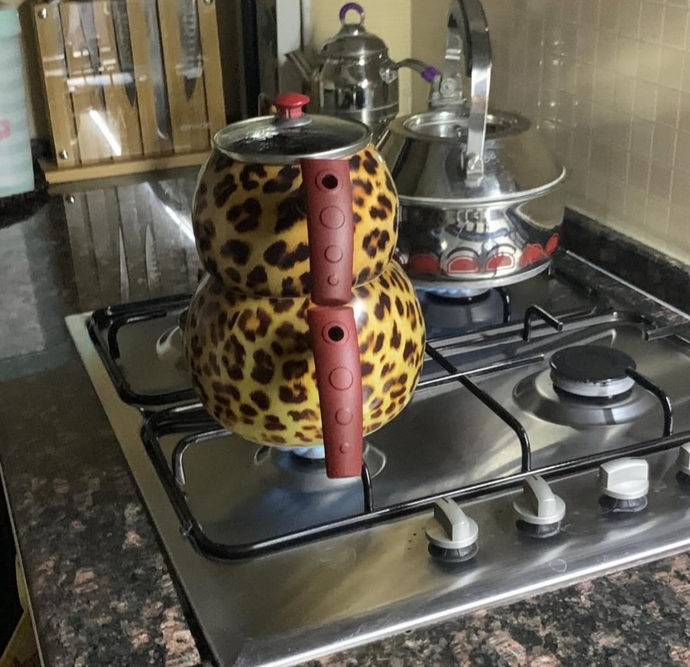 Uzun zamandır kıyamıyordum, sonunda yeni model çaydanlığımı kullanmaya karar verdim sizce pişman olur muyum?🤭?