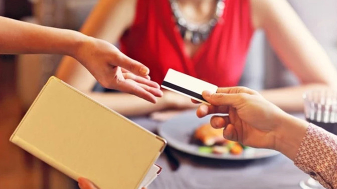 Date sırasında tüm masrafların genellikle erkekler tarafından ödenmesi sizce adil mi?