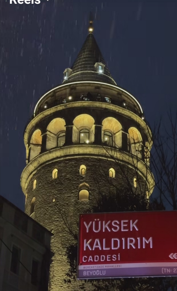 Bir şehir ol İstanbul gibi ve de ki boğazım kuruyana dek seveceğim seni...