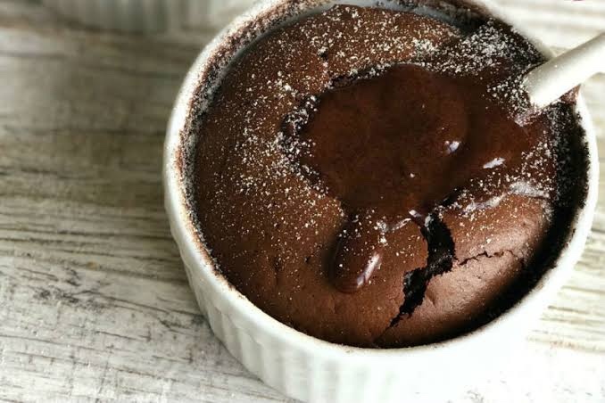 Kaşığı daldırınca lav gibi çikolata akan tatlıya sufle mi denir, mutluluk mu? 🍫🔥?