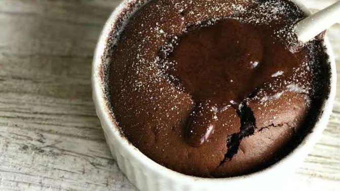 Kaşığı daldırınca lav gibi çikolata akan tatlıya sufle mi denir, mutluluk mu? 🍫🔥?