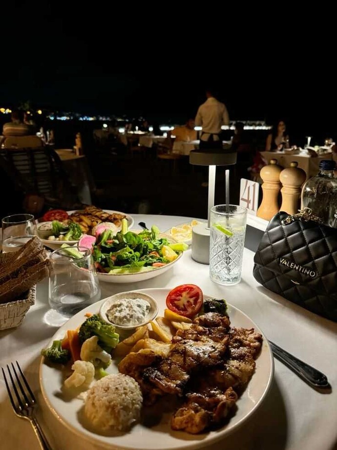 Lüks mekanlarda yemek yemeyi mi seversiniz yoksa salaş yerleri mi daha çok tercih edersiniz?