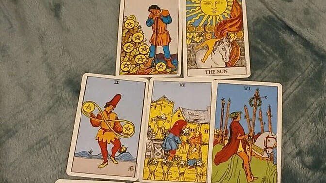Ayrıldığım sevgilim şu an ne düşünüyor tarot bakan var mı ?