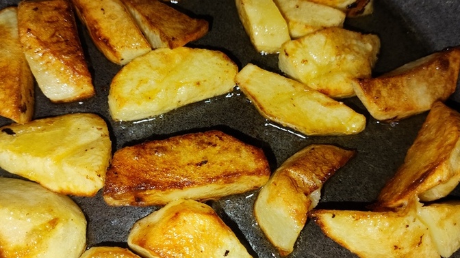 Patates kızartmada üstüme başka birini tanımam 🤭yetenekli olduğum kadarda marifetli olmak zorunda mıyım?🤭?