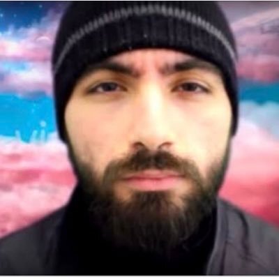 Burdan bir arkadasima 4 yil once yurt masrafi için destek olmustum. Simdi bana cok pahali bir parfum hediye etti sizce almalimiym?
