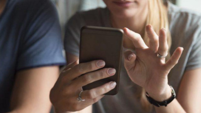 Sevgilinin telefonunu kurcalaması senin için bir saygısızlık belirtisi midir?