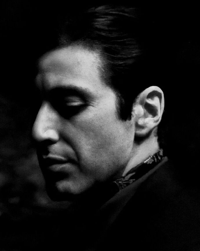 Godfather filmindeki Michael Corleoneye aşık olmam normal mi?