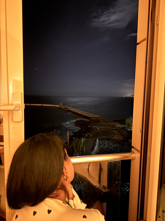 İstanbul’dan Ordu’ya geldim bugün, tam şu anda izlemekteyim böylece.