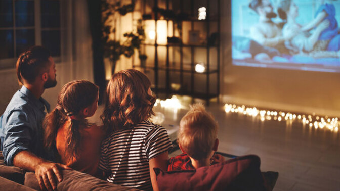 Sevdiklerinizle film gecesi yapar mısınız?