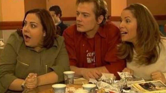 FRİENDS sitcom dizisi ile KUZENLERİM dizisi birbirine çok benzemiyor mu?