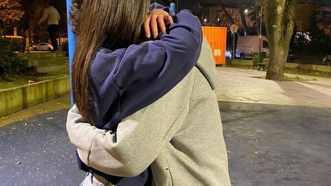 Eski sevgilisi çok güzel olan bir erkekten sevgili olur mu?