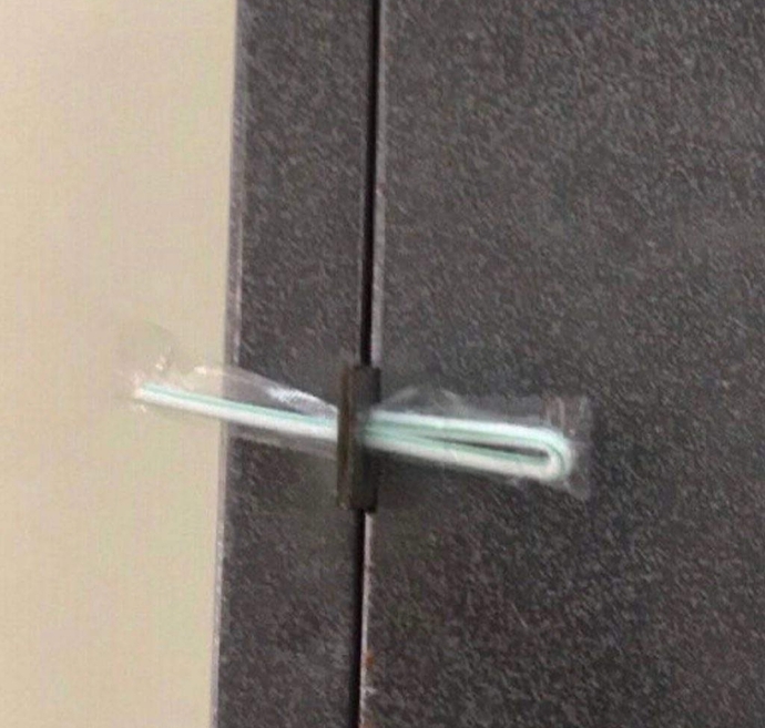 Anahtarı bulamadım, kapıyı geçici olarak böyle kapattım, sizce eve dönene kadar dayanır mı, yoksa riskli mi?