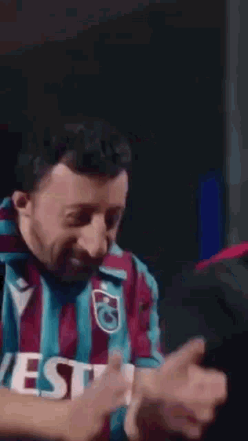 Dudak şekli dil çıkarma konusunda fark yaratır mı?