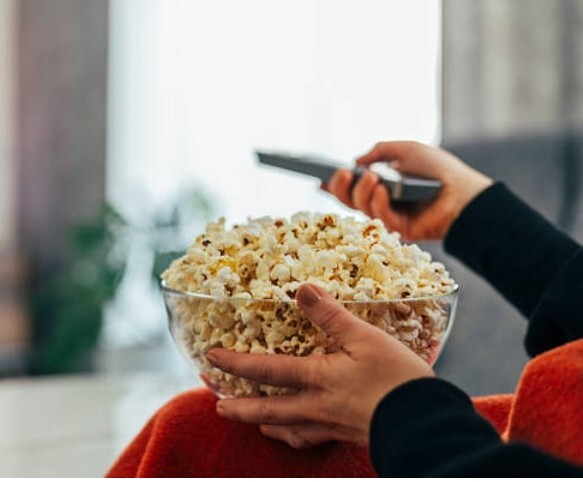 Dizi izlerken patlamış mısır mı yersiniz yoksa kuruyemiş mi?