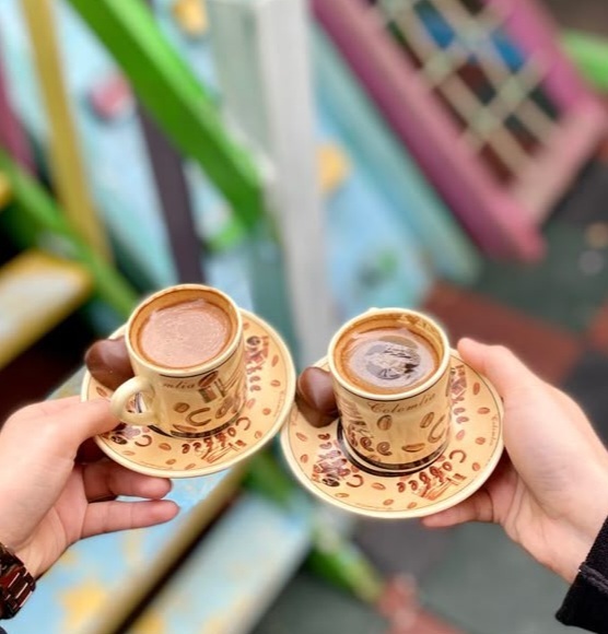 Kahve içiyor musunuz?