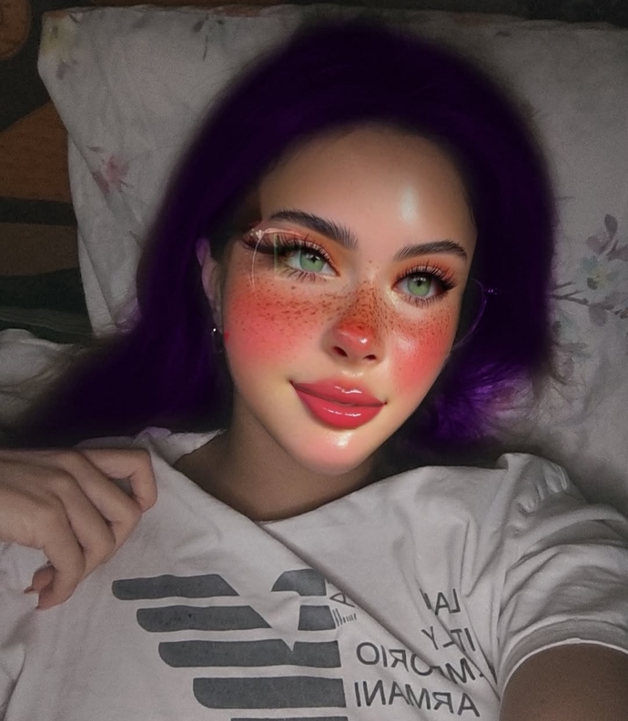 Yeni tanıştığım çocuğa beni beğensin diye çok az filtreli resim attım beni engellemiş bakar mısınız belli oluyor mu filtre olduğu?
