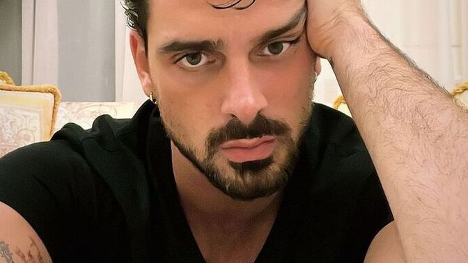 Arkadaşlar benim bu Michel morrone aşkım ne olcak?