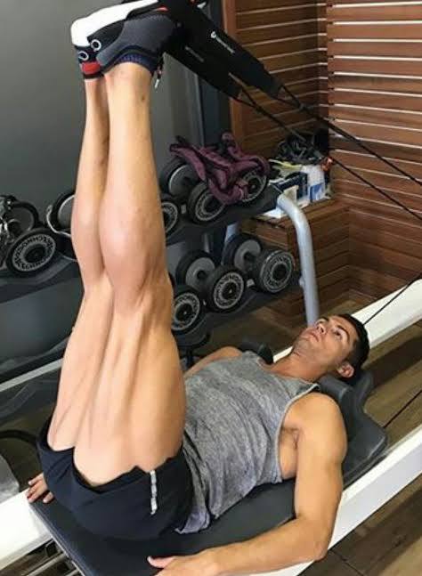 Bu fotoğraflara bakınca yaşlılık korkusu geliyor normal mi?