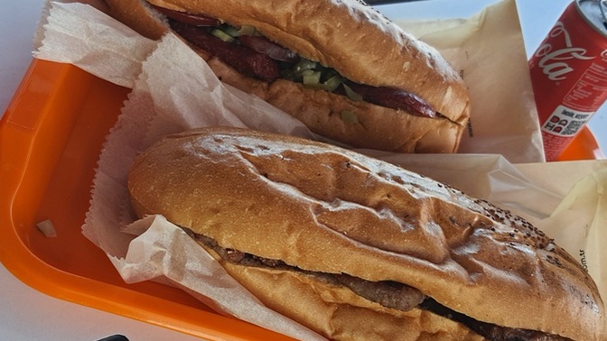 Köfte ekmek mi, sucuk ekmek mi?