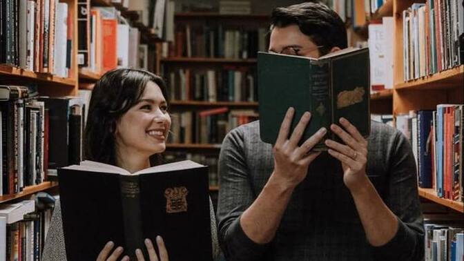 Arkadaşın seni tüyap'a davet etse gider misin?