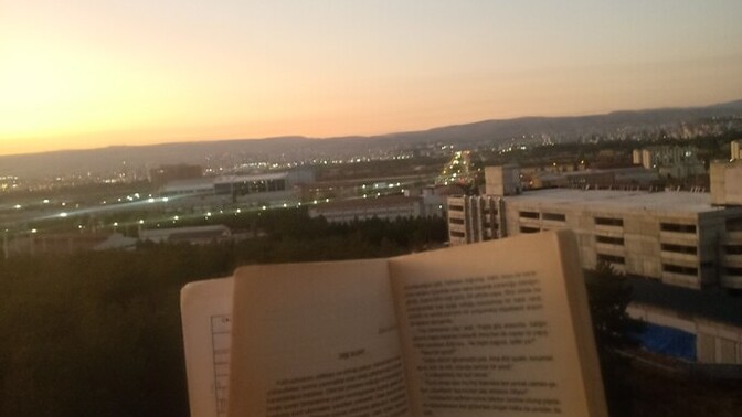Kitap okuyom katılmak isteyen var mı?