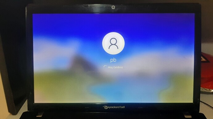 Arkadaşlar laptopum nasıl sizce güzel mi packard bell new 91?