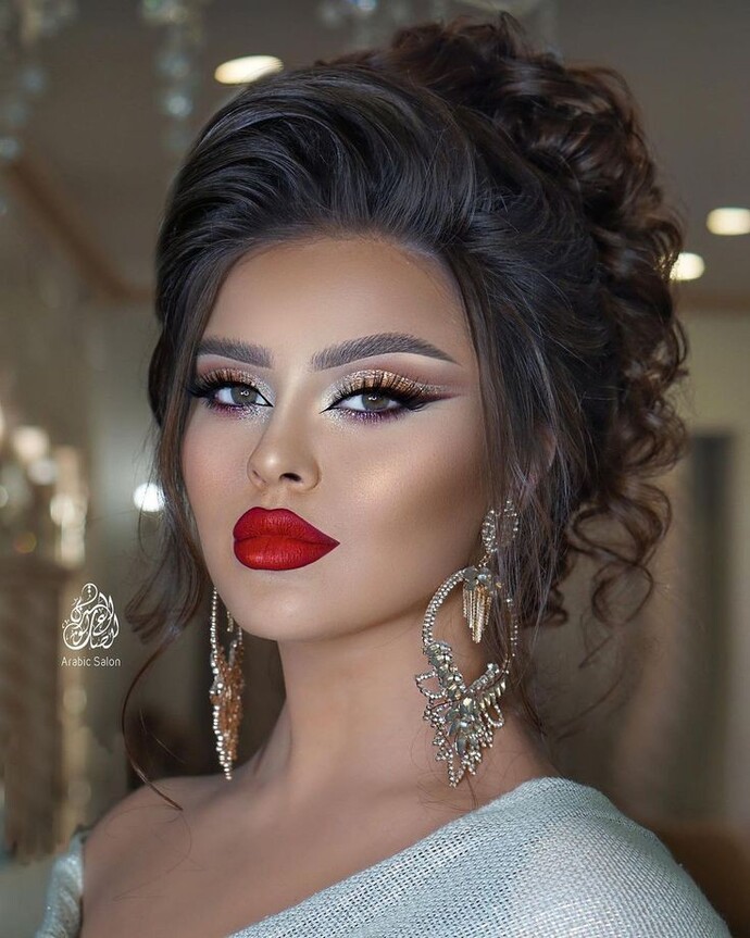 Abartı makyaj sever misiniz?