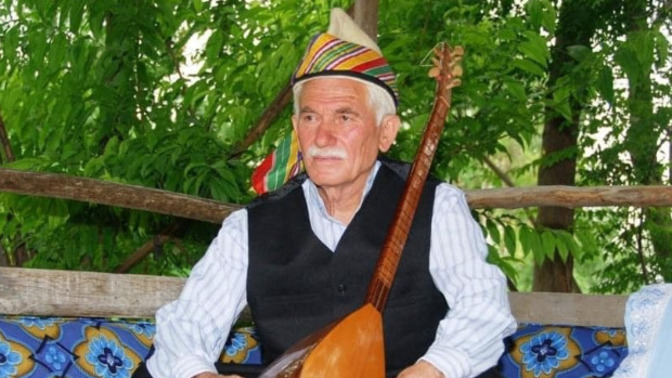 Hikayesi olan şiirleri ve türküleri sever misiniz?