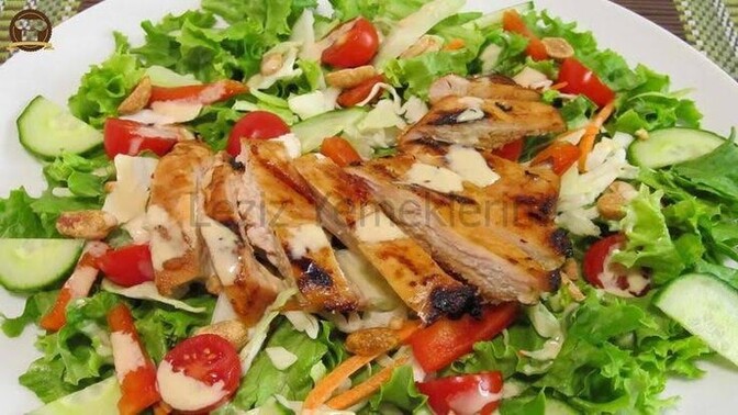 Tavuklu salata sever misiniz?