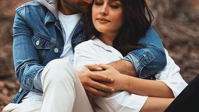 Birine 'Seviyorum' demek mi daha zor, yoksa 'Bitti' demek mi?