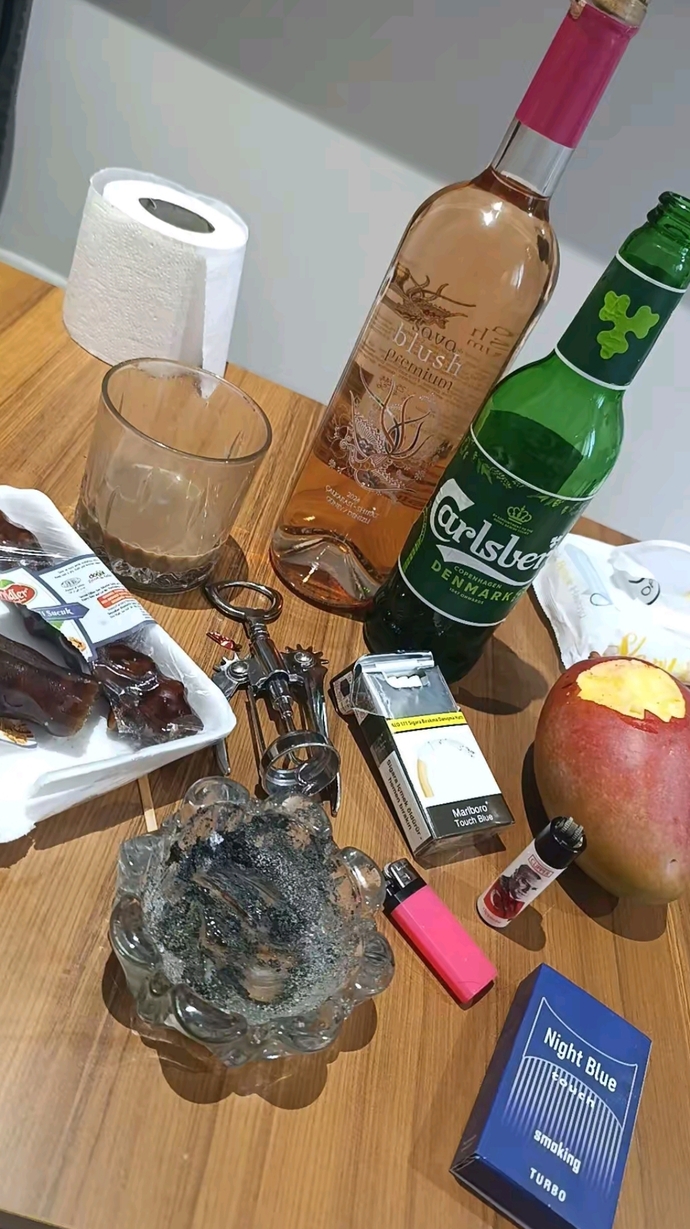 Bakırköyde otel müzik alkol takılıyorum 🔥