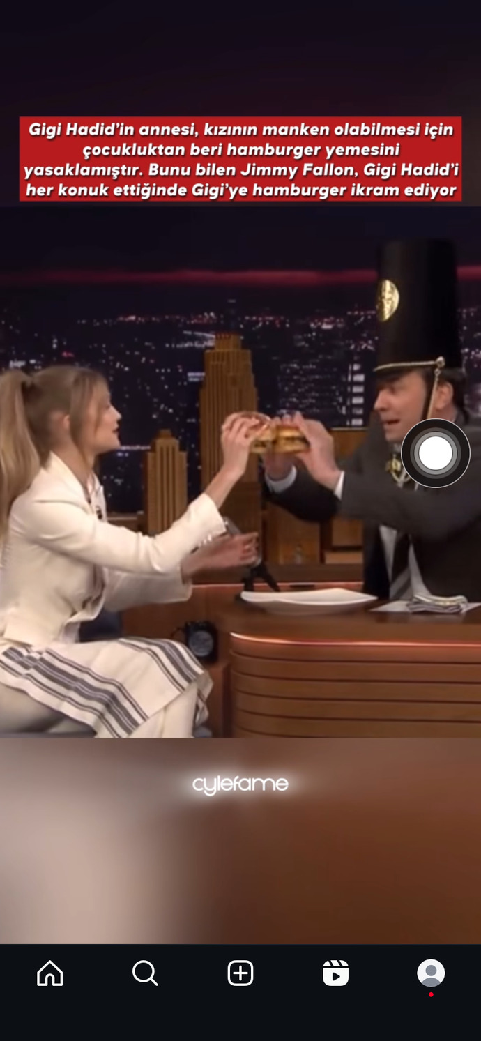 Gigi hadid in annesi gigi ye hamburger zikkimlanmasina izin vermemis kucukken ileride model olsun diye keske benimde annem boyle?