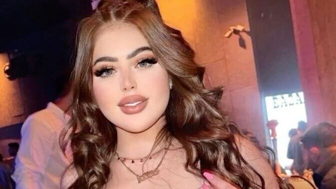 Kısa elbise dolgun kadınlara yakışıyor mu?