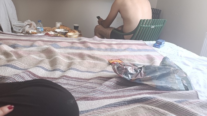 İlgisiz erkeği aldatmali mi terk etmeli mi?
