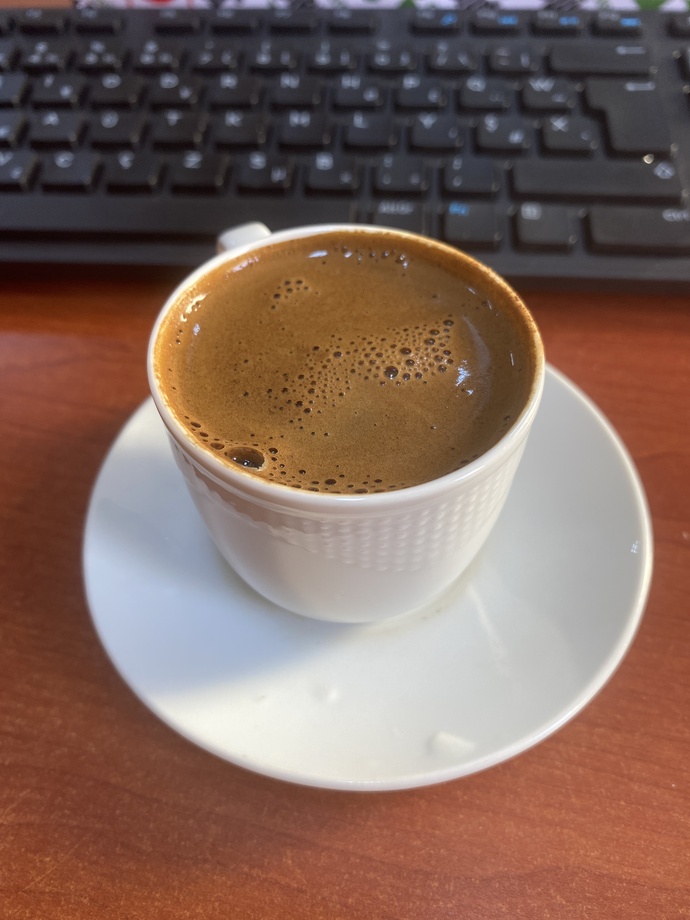 Öğleden sonra kahveleri hala içilmedi mi?