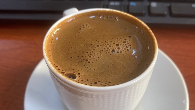 Öğleden sonra kahveleri hala içilmedi mi?