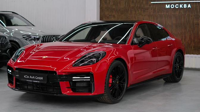 Bu araba güzel mi kırmızı porsche panamera?