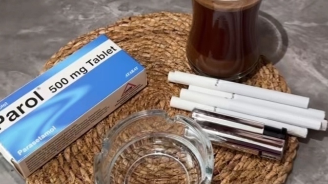 Türkiye ortalaması olarak kadınların baş ağrıma saatlerine girmiş bulunmaktayız 😆 peki erkeklerin başı ağrır mı?