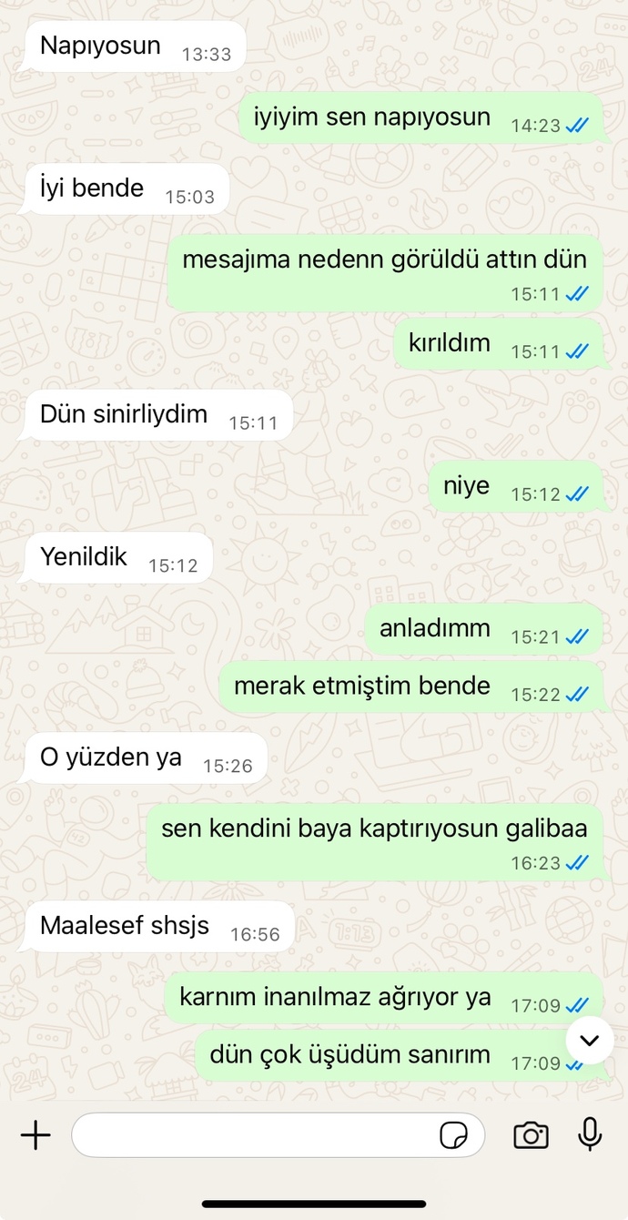 Konuşmaya başlayalı 4-5 gün oluyor ama hep böyle konuşuyoruz hiç uzatmıyor kısa kesiyor. bende uğraşmıyorum. sizce karekteri mi bu?