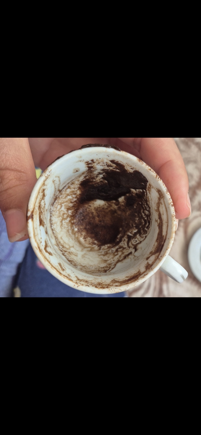 Güünayyydınnn. Kahve falımı yorumlayın. Neler görüyorsun?