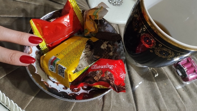 Diyette olduğum için çikolatalardan bir ısırık aldım diyetim bozulur mu? kesinlikle tırnak gösterme sorusu değildir yeni yaptırdım?