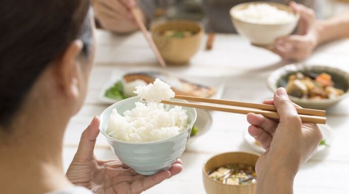 Pilavı kaşıkla mı yemek lazım, çatalla mı 🍚 ?