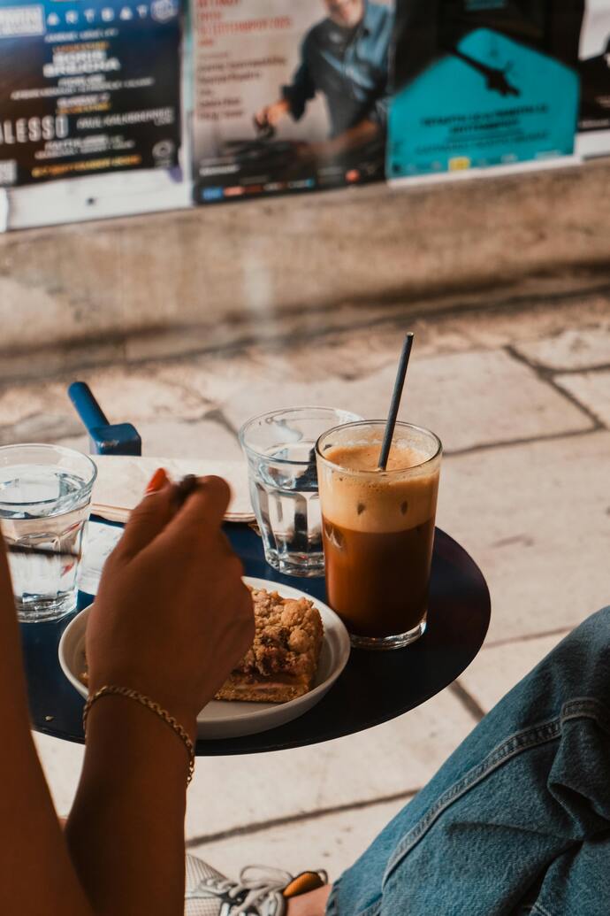 Öğle kahveniz Ice Americano mu, frappe mi olurdu?